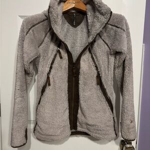 Overland grey sweater